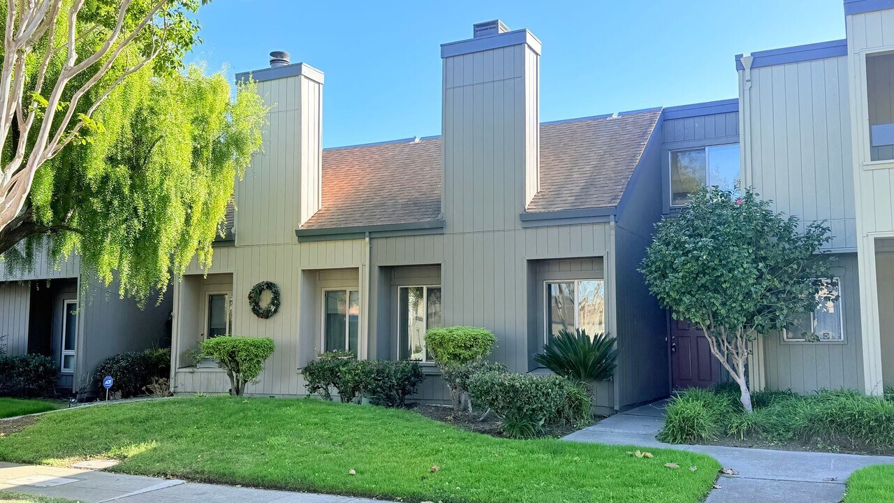 1092 Melrose Ave in Alameda, CA - Building Photo