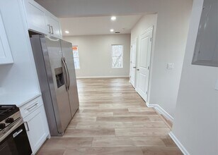 5216 Duke Ave, Unit Up in Cleveland, OH - Building Photo - Building Photo