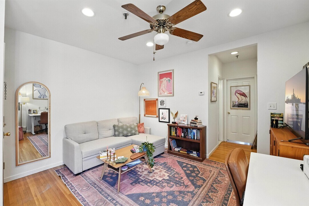 713 Willow Ave in Hoboken, NJ - Building Photo