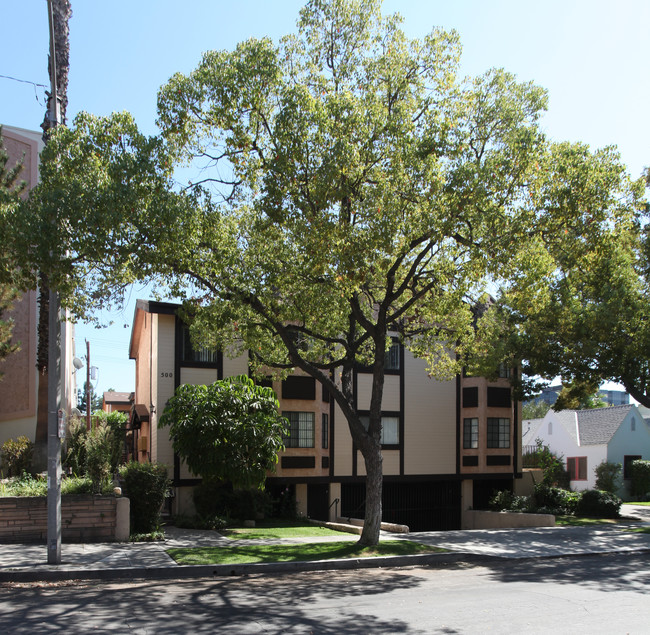 500 E San Jose Ave in Burbank, CA - Foto de edificio - Building Photo