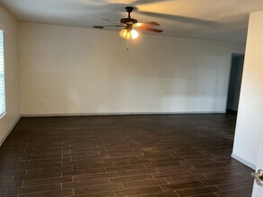 362 SE Thornhill Dr in Port St. Lucie, FL - Building Photo - Building Photo