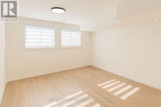 7359 Parkside Rd in Niagara Falls, ON - Building Photo - Building Photo