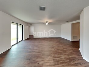 1110 Brenton Leaf Dr in Ruskin, FL - Building Photo - Building Photo