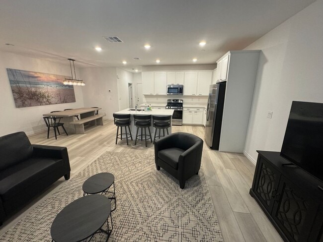 property at 1539 Eva Xing Pl