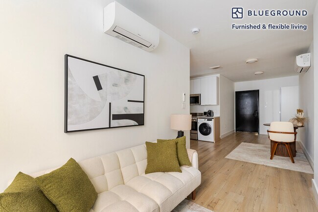 940 1st Ave in New York, NY - Building Photo - Building Photo