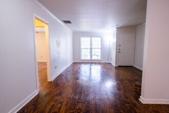 2496 Leeshire Rd in Tucker, GA - Building Photo - Building Photo
