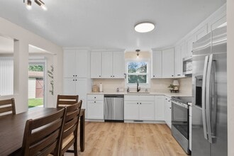 2596 Parkwood Dr, Unit 2596 in Green Bay, WI - Foto de edificio - Building Photo