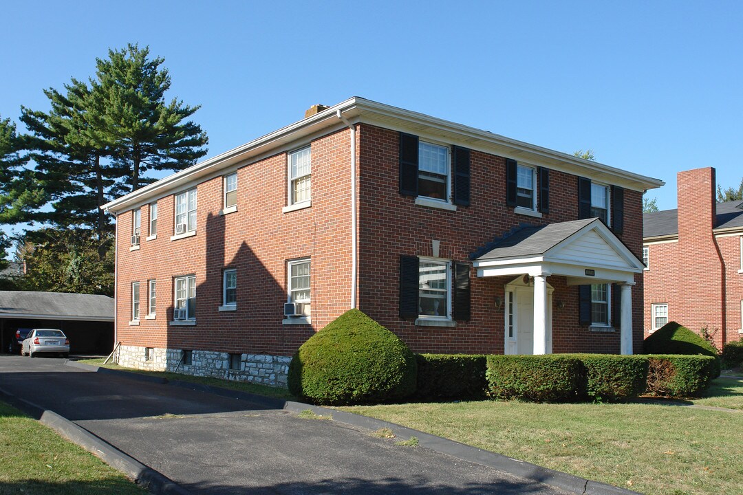 1118 Cooper Dr in Lexington, KY - Foto de edificio