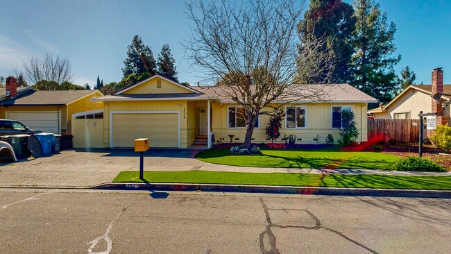 2338 Sundance St in Santa Rosa, CA - Building Photo - Building Photo