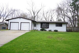 6517 Dublin Dr, Unit 5 in Cary, IL - Building Photo