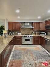 1828 Glendon Ave in Los Angeles, CA - Foto de edificio - Building Photo