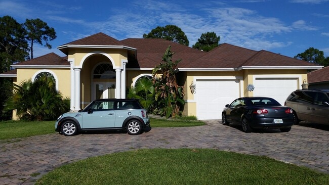property at 3073 SW Savona Blvd