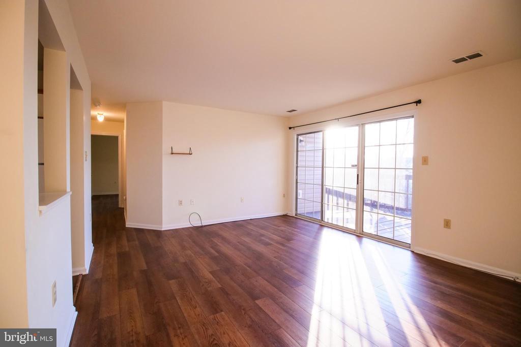 102 Timberlake Terrace in Stephens City, VA - Building Photo