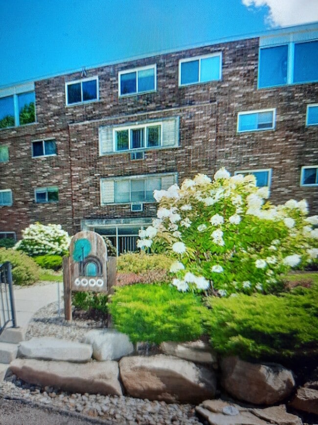 property at 6000 Nob Hill Dr