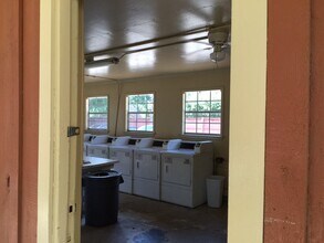 Calder Oaks Apartments in Beaumont, TX - Building Photo - Building Photo