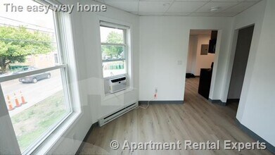 301 Boston Ave, Unit #A in Medford, MA - Foto de edificio - Building Photo