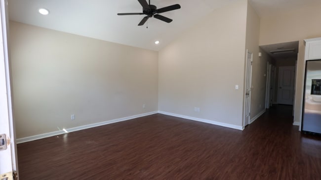 122 Villa Rd in Jesup, GA - Foto de edificio - Building Photo