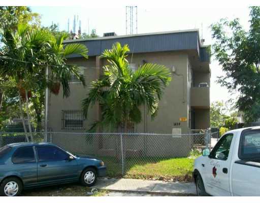 1424 NW 16th St in Miami, FL - Building Photo