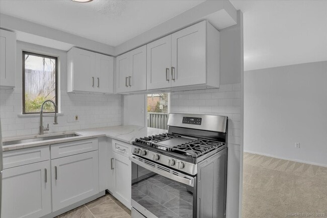 property at 3 Trolley Crossing Ln