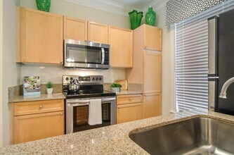 100 Ladson Ct in Decatur, GA - Building Photo - Building Photo