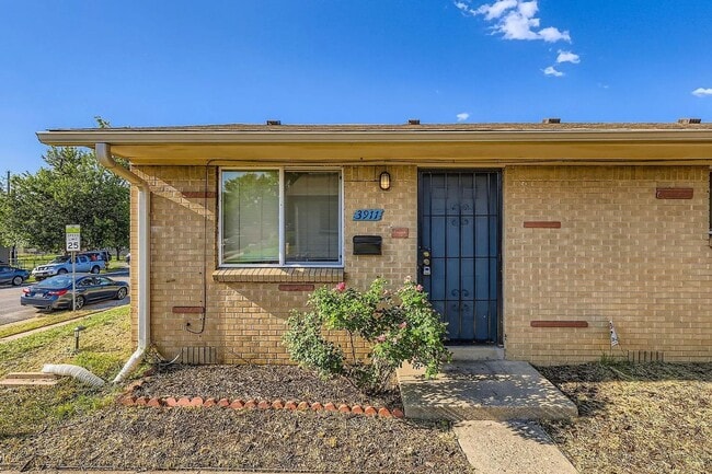 property at 3911 Lipan St