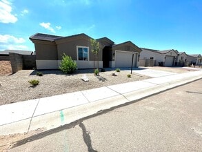 2478 Weatherwood Way in Kingman, AZ - Building Photo - Building Photo