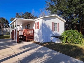 8584 Alvarado Calzada in Pensacola, FL - Building Photo