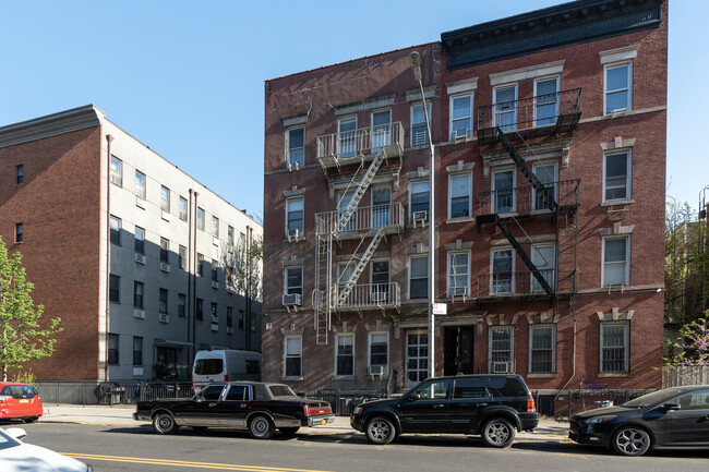 228 Norman Ave in Brooklyn, NY - Building Photo - Building Photo