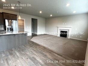 2645 Alfred Dr in McMinnville, OR - Building Photo - Building Photo