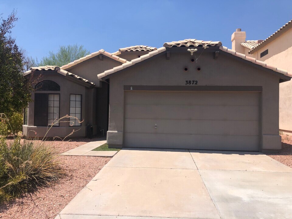 3872 E Mountain Sky Ave in Phoenix, AZ - Foto de edificio