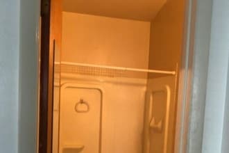 327 M St, Unit 2 in Edwardsville, IL - Foto de edificio - Building Photo