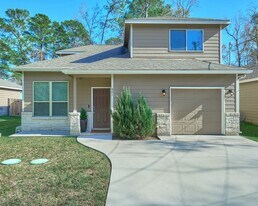 901 Chickasaw Dr in Montgomery, TX - Building Photo