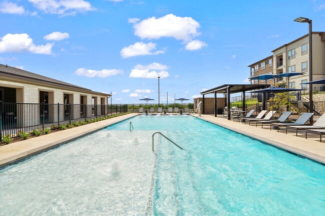 Centro35 in San Marcos, TX - Foto de edificio - Building Photo