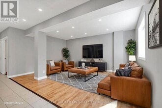 99 Langlaw Dr in Cambridge, ON - Building Photo - Building Photo