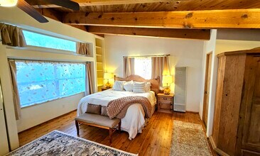 409 La Joya Rd, Unit B in Santa Fe, NM - Foto de edificio - Building Photo