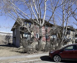Beryl's Manor in Calgary, AB - Building Photo - Building Photo