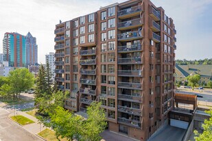 The Cozart in Calgary, AB - Building Photo