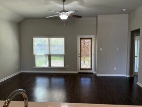 3214 Shawlands Rd in Killeen, TX - Foto de edificio - Building Photo