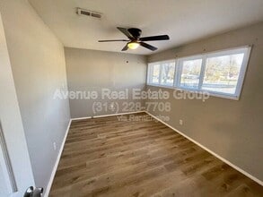 8330 Woodhurst Dr in Berkeley, MO - Building Photo - Building Photo