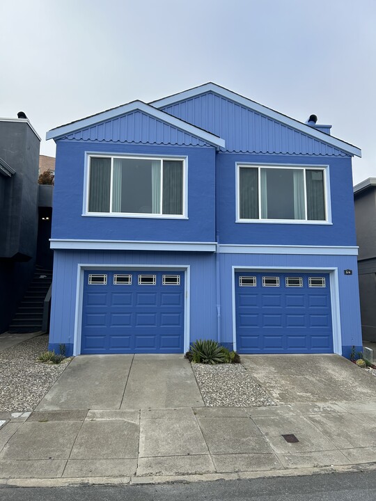 576 Wildwood Way in San Francisco, CA - Building Photo