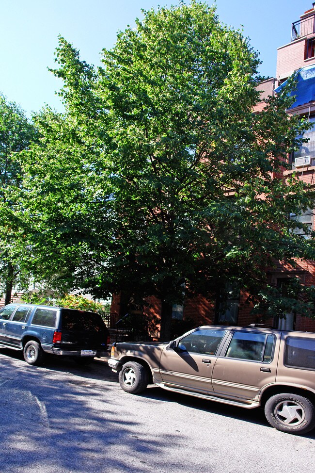 384 12th St in Brooklyn, NY - Foto de edificio - Building Photo