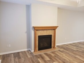 2101 S Oak Grove Ave in Springfield, MO - Foto de edificio - Building Photo