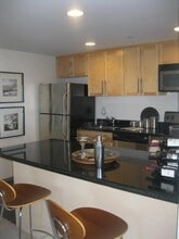 80 W Broadway, Unit 301 in Boston, MA - Building Photo - Building Photo