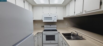 4214 Treat Blvd in Concord, CA - Building Photo - Building Photo