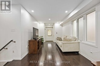 210 Cabin Trail Crescent in Whitchurch-Stouffville, ON - Building Photo - Building Photo