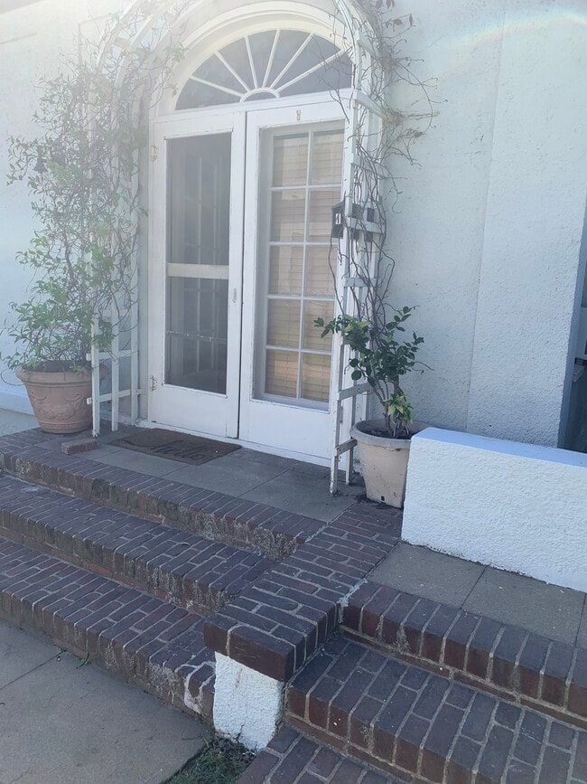 410 N Euclid Ave, Unit #1 in Pasadena, CA - Foto de edificio - Building Photo