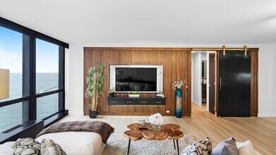 900 N Lake Shore Dr in Chicago, IL - Building Photo - Building Photo