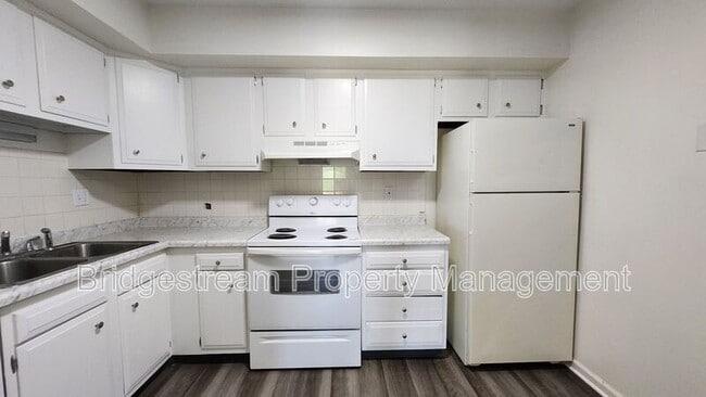property at 441 N Broadway St