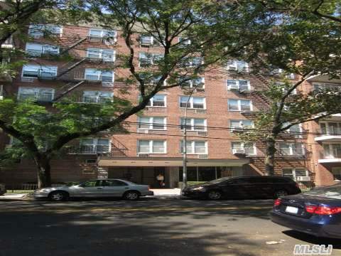 Co-Op in Flushing, NY - Building Photo - Building Photo