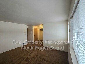 8326 Henning Dr in Stanwood, WA - Building Photo - Building Photo